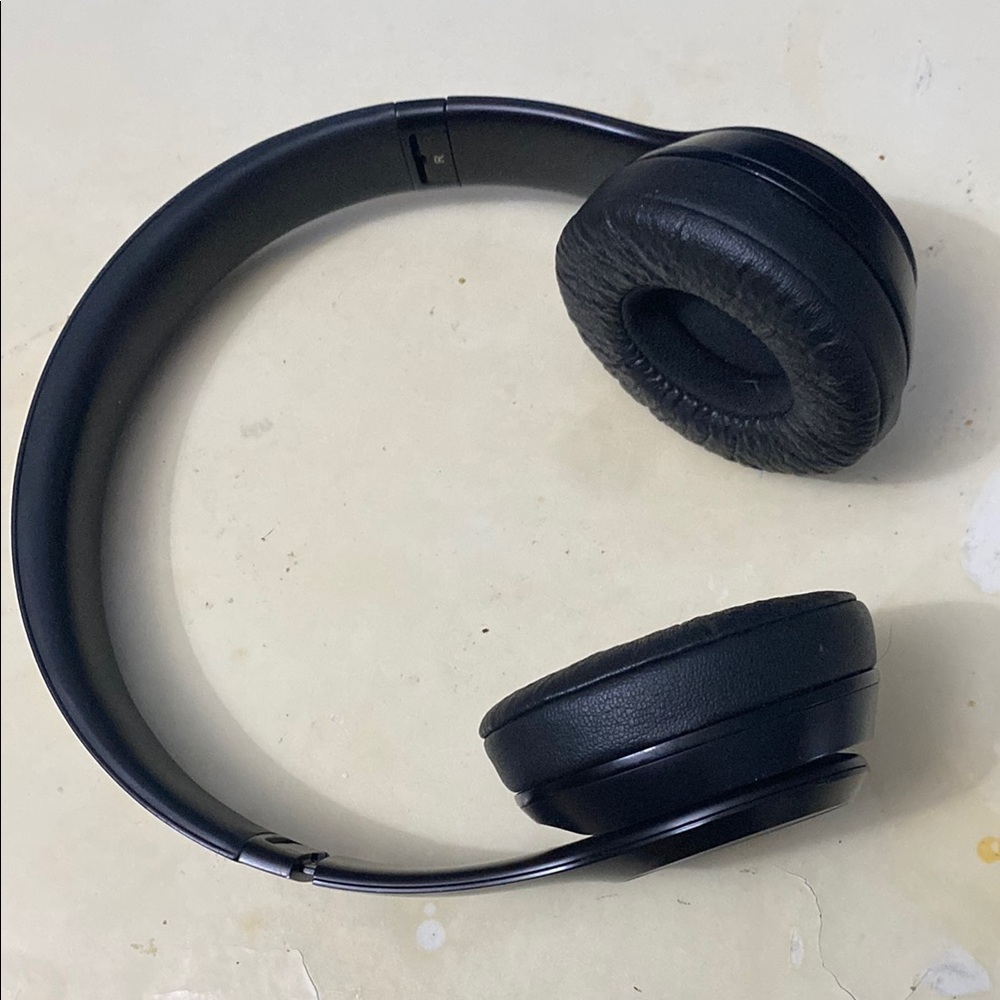 Wireless Black Headphones